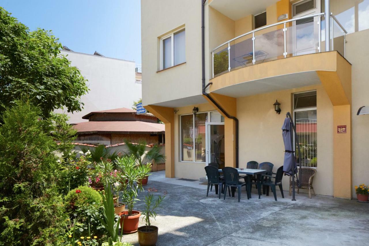 Guest House Plechkarovi Равда Экстерьер фото